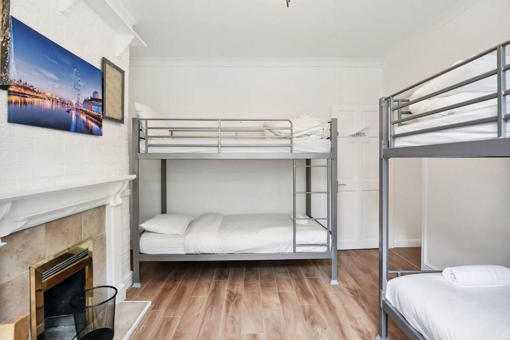 Aplacetostay Central London Apartment, Zone 1 Car Exterior photo